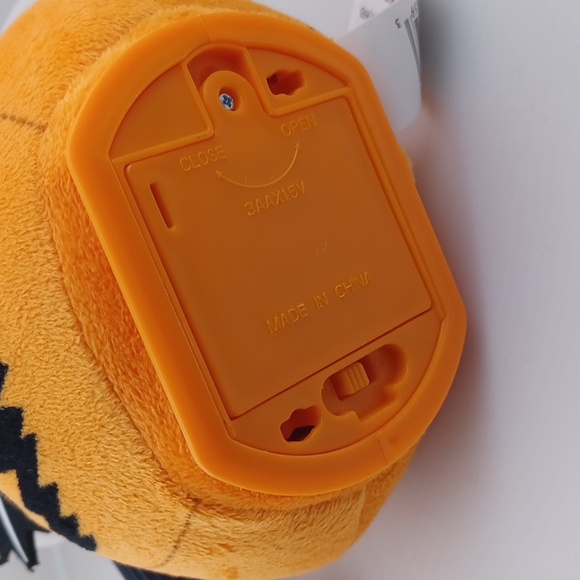 Disney Halloween Jack Skellington Musical Animated Plushie in a Jack O' Lantern - Picture 4 of 6